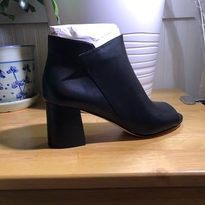 Cole Hann Anisha bootie-size 9